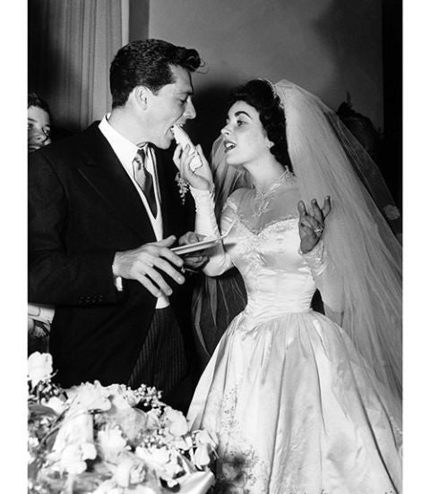 Elizabeth Taylor Long-sleeved Dress Off-the-shoulder Wedding Celebrity Dress Bridal Gown Online Store